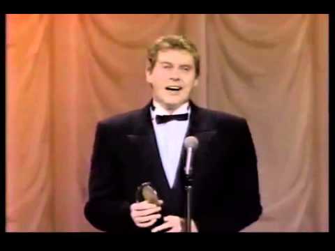 Michael Crawford wins 1988 Tony Award for Best Actor in a Musical