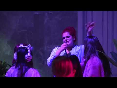 SOFIJINO RODJENDANSKO IZNENADJENJE: DECKO DONOSI POKLON - 15.12.2022. - INSTA TV