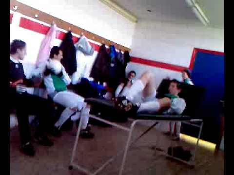 Fc Hilversum B1 in kleedkamer