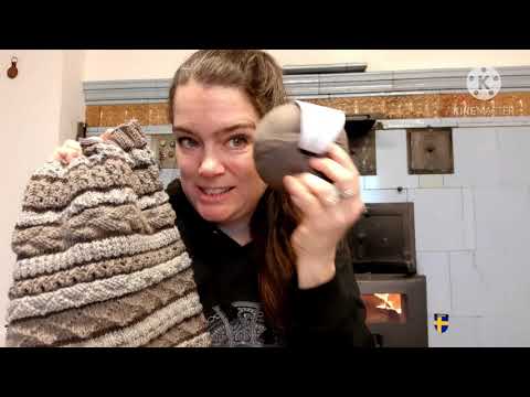 Sabidou Handicraft Podcast #23 Advent Knitting and Tiled Stove