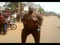 Vituko Uswazi Bonge Akikata Mauno Mtaa Katikati Ya Mji Gusa Hapa Ujione Video Hii