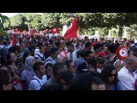 Erőszak és politikai káosz Tunéziában