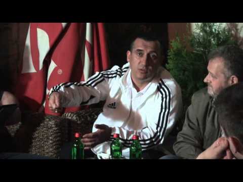 A lejohet një mashkull të shet veshje për gjininin femrore - Hoxhë Fatmir Zaimi