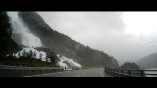 preview picture of video 'Megawaterfall - Langfoss (E134) / Мегаводопад - Лангфосс (E134)'