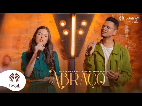 Todah Music and Letícia Prudêncio