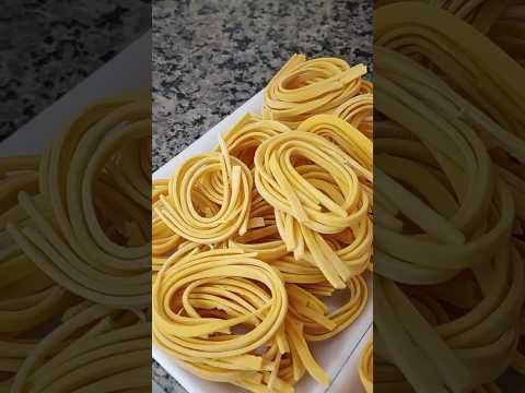 PRODUÇÃO DE MASSAS ARTESANAIS ITALIANAS! #shorts #comida