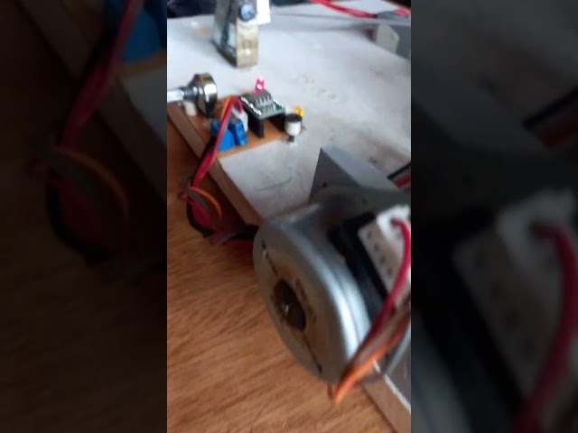 Vídeo relacionado con GFXYQPDNV Máquina para fabricar filamento Pet Reciclado en 3D, máquina de Escritorio para fabricar filamento, extrusora para Impresora 3D, pultrusión de filamento de Botellas de plástico