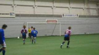 preview picture of video 'Advanced Goalkeeper Training in Finland'