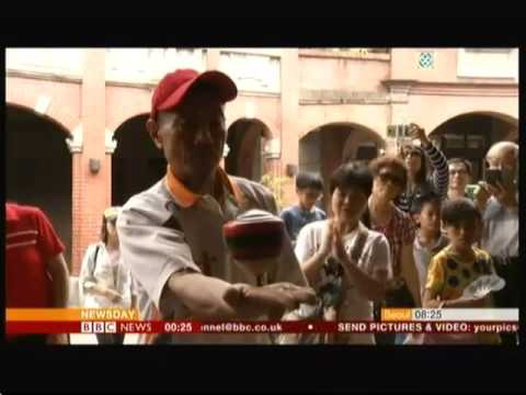 Nifty little trick - spinning tops (Taiwan) - BBC News - 10th May 2016