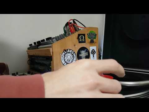 Vibronics/ Brain Damage feat Madu Messenger **Kings Engine + Dub Engine**   label: Jarring Effects