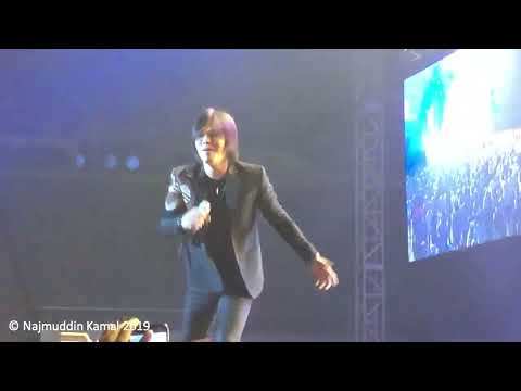 Pangeran Cinta Dewa 19 Feat Ari Lasso & Once Mekel Reunion Live in Malaysia