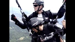 preview picture of video 'De Jaraguá do Sul à Pomerode em Voo Duplo - Voar Livre Parapente'
