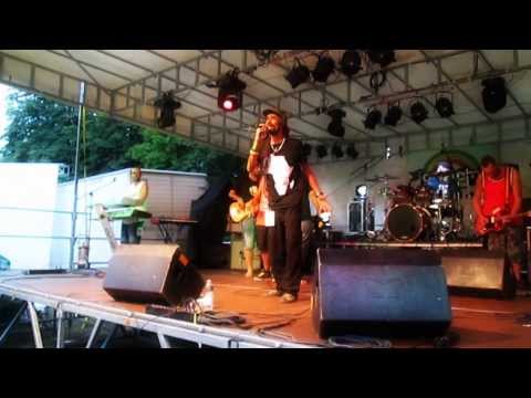 Kg Man live with G.Man & Sun Sooley 9/08/2013 Gradisca (GO)