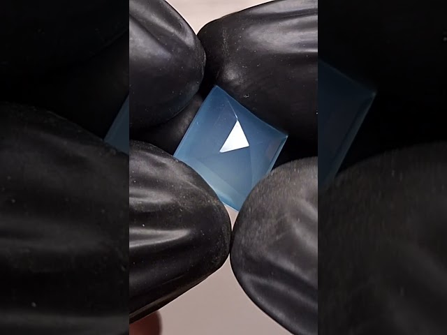 حجر عقيق ازرق سماوي طبيعي مفحوص و موثق بشهادة مختب...