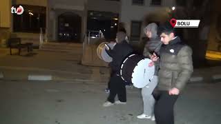 Liseliler Davul Çalarak Sahura Kaldırıyor Bahşişleri Bol Bol Hazırlayın