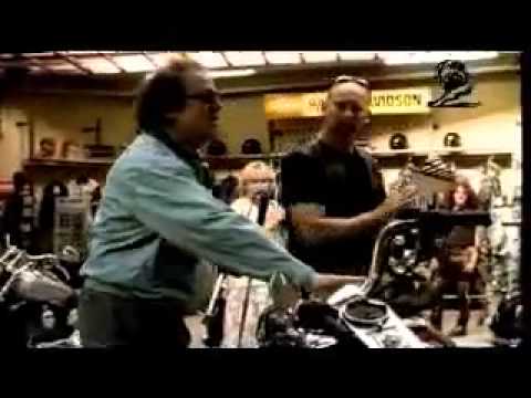 Blinder Mann fährt Motorrad