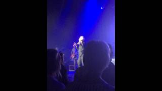 Tom Jones live in Randers, Denmark the 27th of August singing "Kiss" !! :D !!