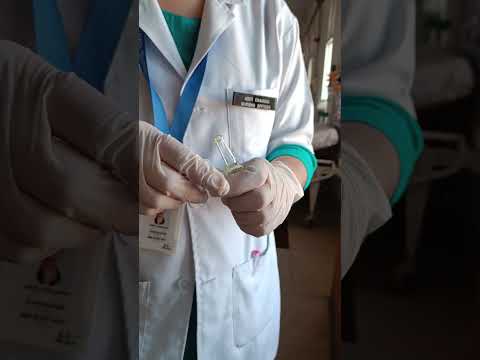 How to Break Ampoule safely 🤘 #healthcare #nursing #nursingstudent #youtubeshorts