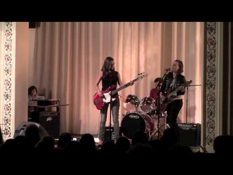 Concert Michelet 2011 - The Delenda Sisters : "Make Me Wanna Die"