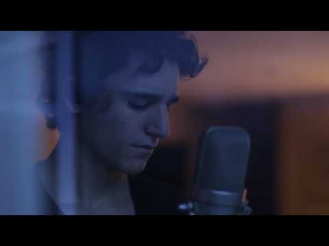 Tamino – Smile (Cabin Sessions 5/5)