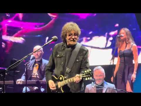 Jeff Lynne’s ELO live “Don’t Bring Me Down” Kia Forum Inglewood CA October 26, 2024