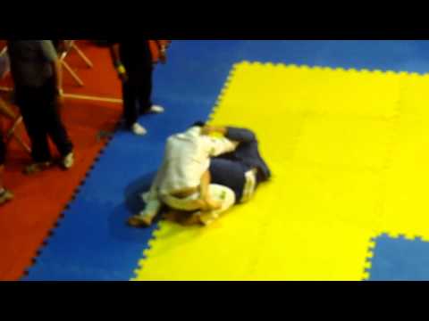 caio tuzzolo vs luciano brasileiro 2011.MP4