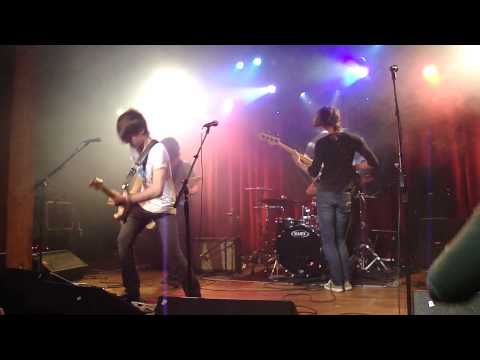 Tyler Bryant Band - Coming Back To Me - 12/14/09