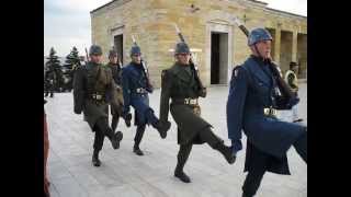 preview picture of video 'Changing the guard at Anıtkabir'