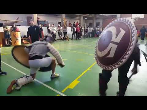 Legionary vs Hoplite