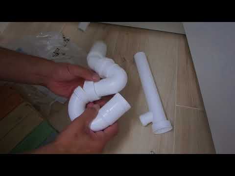 Syphon unter der Spüle anschliessen. Spültisch Wasser-Ablauf