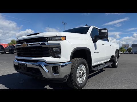 2025 Chevrolet Silverado 2500HD 4WD Crew Cab Standard Box LT in White for sale at North Star Chevrolet Buick GMC in Cranbrook, BC
