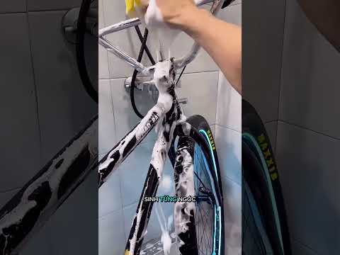 Anh Ấy Đã Mất Ngủ Cả Đêm Vì Quên Rửa Chiếc Xe Đạp Của Mình