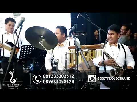 Dewi Persik berani goyang di masjid agung sby Ft. Berry Project -  Penasaran Krisdayanti (Cover)