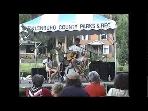 Tim & Lydia Lemmond: A little help from my friends