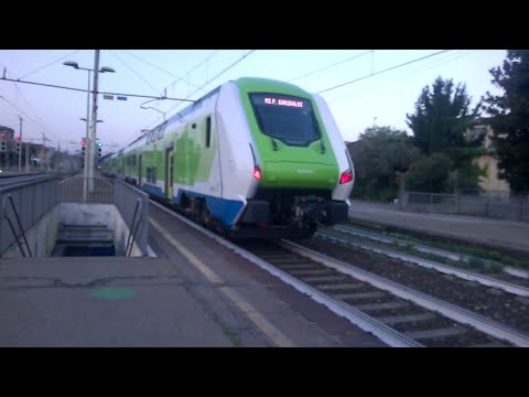 ETR421 028 Trenord - Milano Greco - 13/08/2021