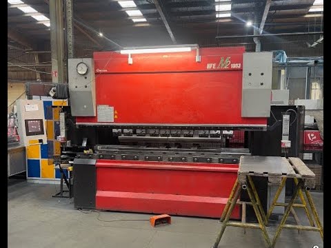 CNC 유압 프레스 브레이크 AMADA HFE M2 1003 2016
