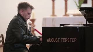 Палитра эмоций в музыке: для николаевцев выступил Дмитрий Смирнов (фото, видео)
