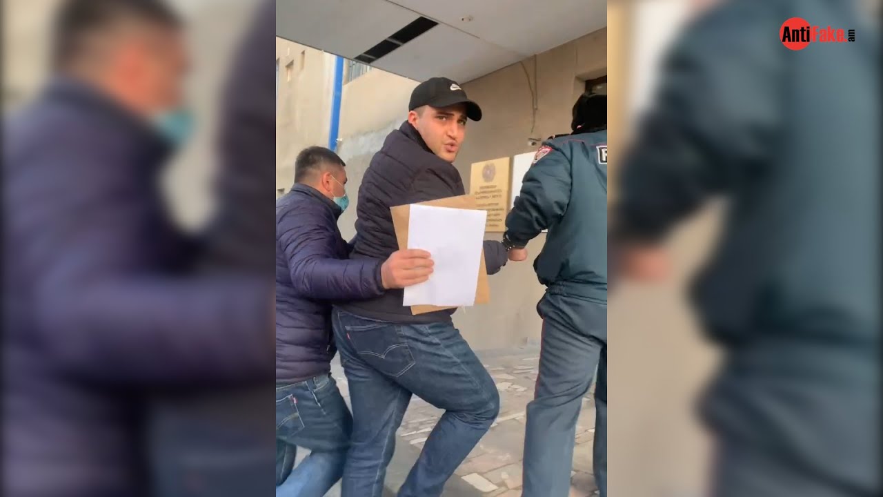 «Սյունյաց ողջույններ» Նիկոլին և Էդմոնին․ Սամսոնյանին ձեռնաշղթաներով բերեցին Ոստիկանության բաժին