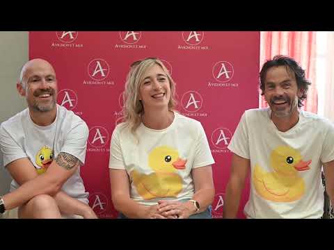 Interview : Pour vivre heureux, vivons couchés