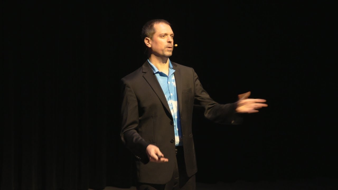 Norm Leo on stage