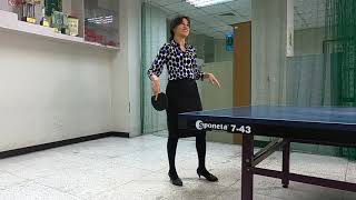 [討論] kolas穿窄裙在總統府都在幹嘛？