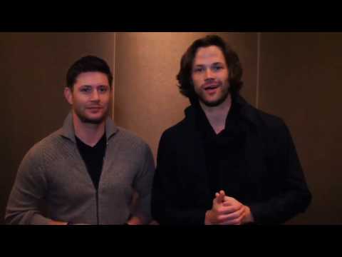 Jared Padalecki and Jensen Ackles:  SeaCon 2017 Panel stage it recording