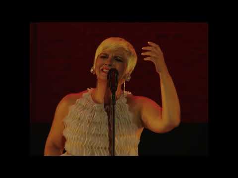 PASIÓN ALMODÓVAR - UN AÑO DE AMOR.