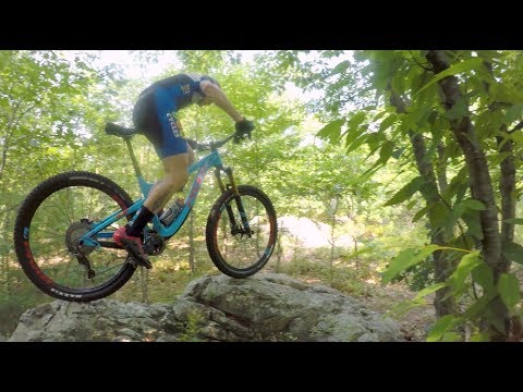 Pivot Cycles Switchblade - Hack and Slash through Big Rock Moves (4K)