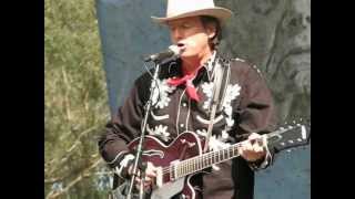 Chuck Mead and His Grassy Knoll Boys Playing "Apartment #9"