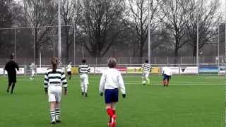 preview picture of video 'MMC Weert D1 - SHH Herten D1  1-0 (SHH Herten D1 Deelnemer Voetbal talenten toernooi 2013 contr'