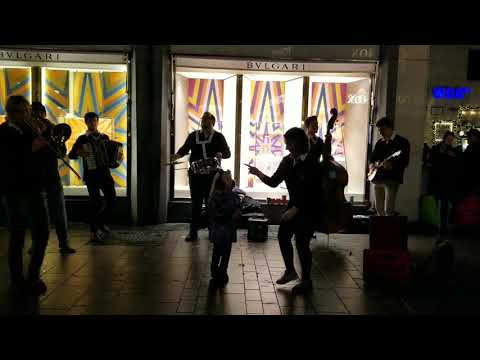 Cora Joins the Band - Street Music in Cologne, Germany