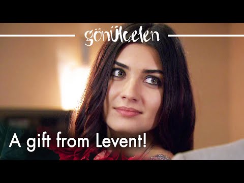 Levent gifts Hasret a necklace! 😊 - Episode 70 | Becoming a Lady