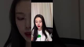 Gowoon sings some city lights on her live