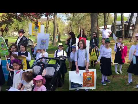 Cheder at the Ohel Lag BaOmer Parade 1